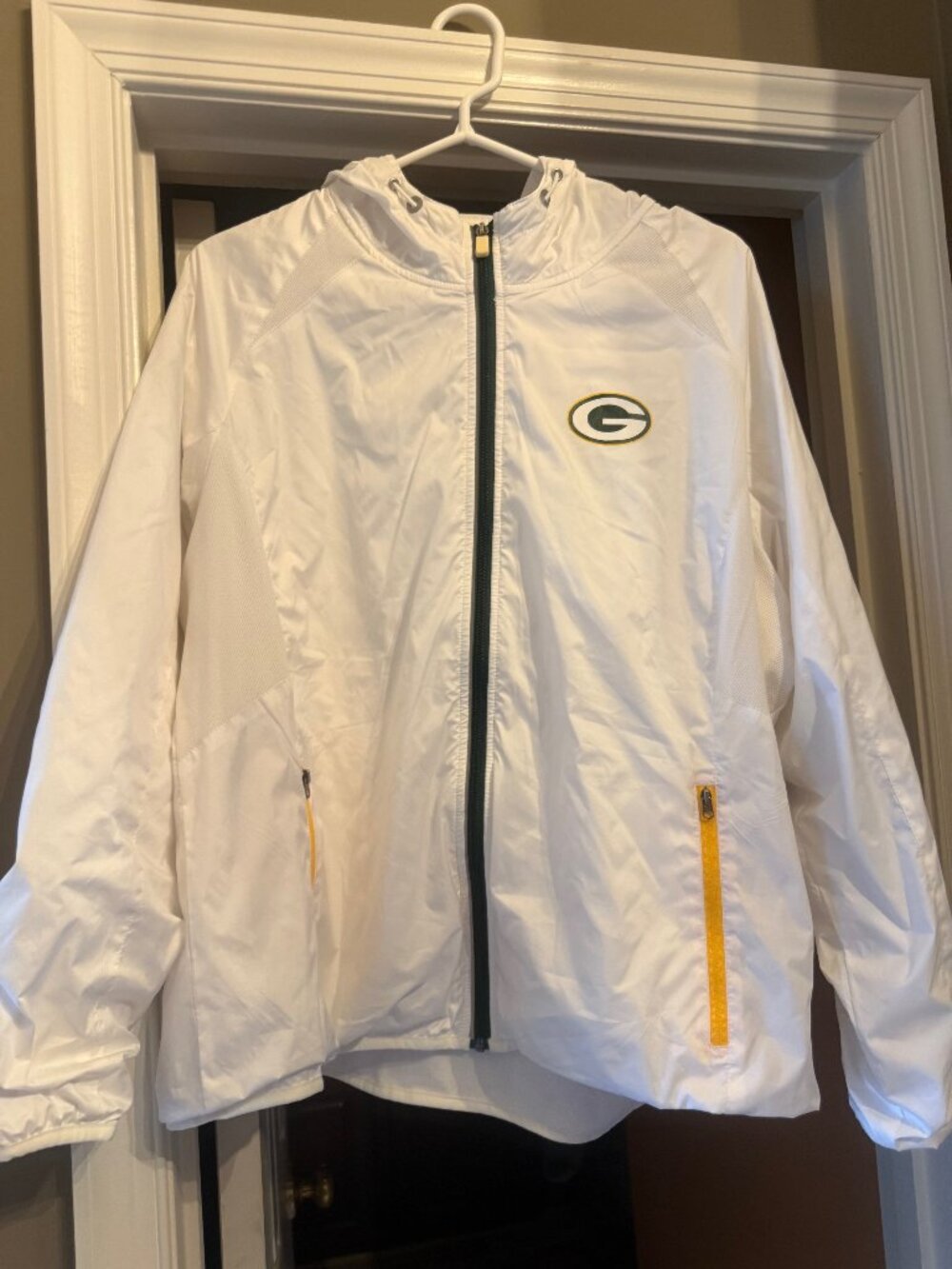 NFL Team Apparel Green Bay Packers White Windbreaker Jacket